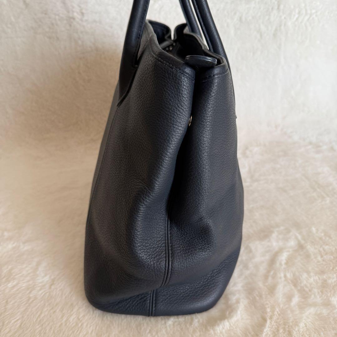 【美品】　バーニーズニューヨーク　オールレザー　トートバッグ　ネイビー　A4