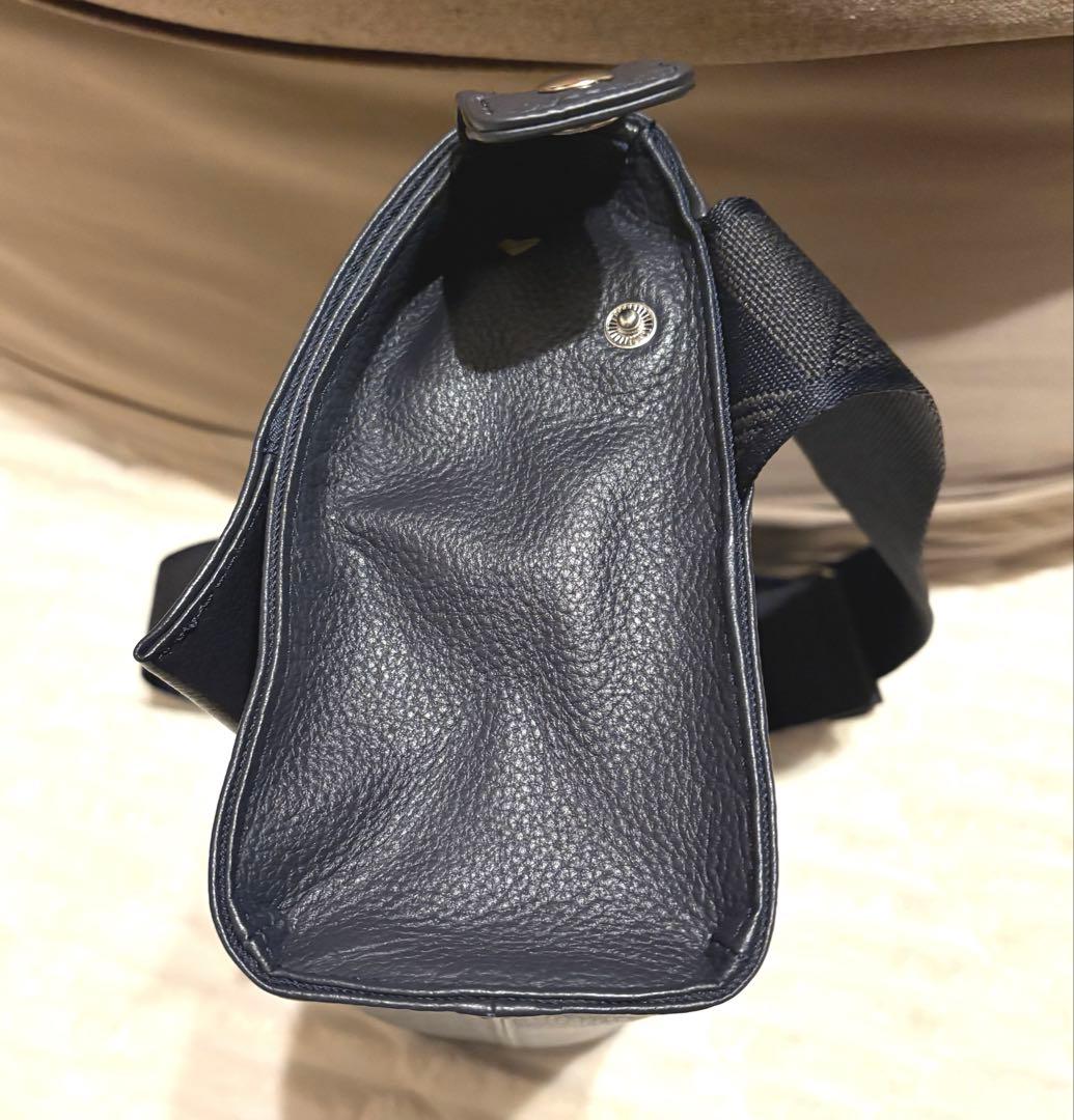 ear PAPILLONNER 本革　ワイドテープショルダーバッグ/ボディバッグ