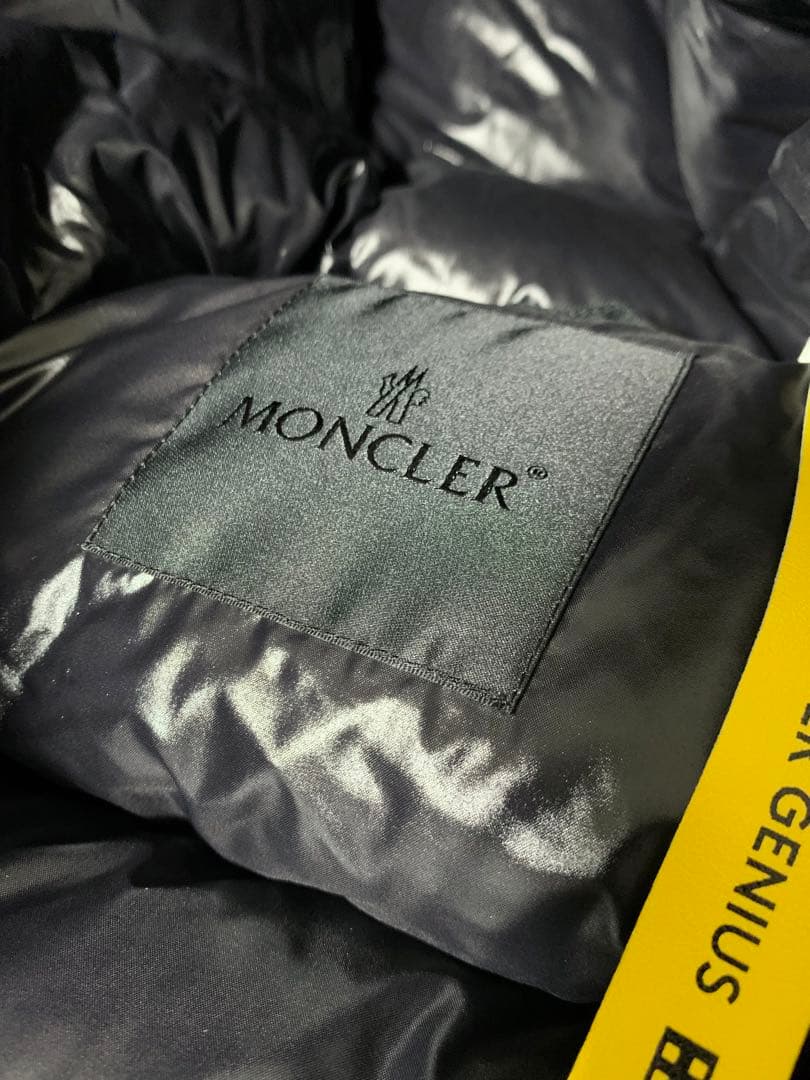 【極美品】即完売品✨MONCLER GENIUSライン✨ダウンジャケット