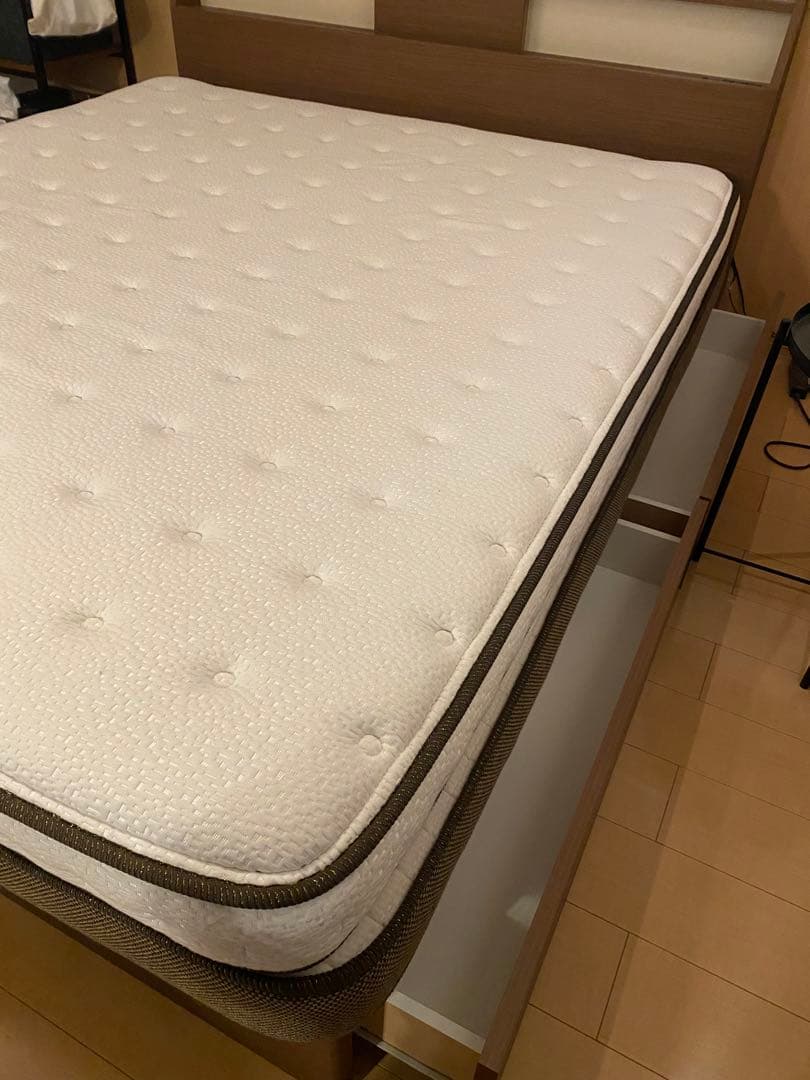 6/19日までの出品　ニトリ　クイーンベッドフレームセット　おまけ付き