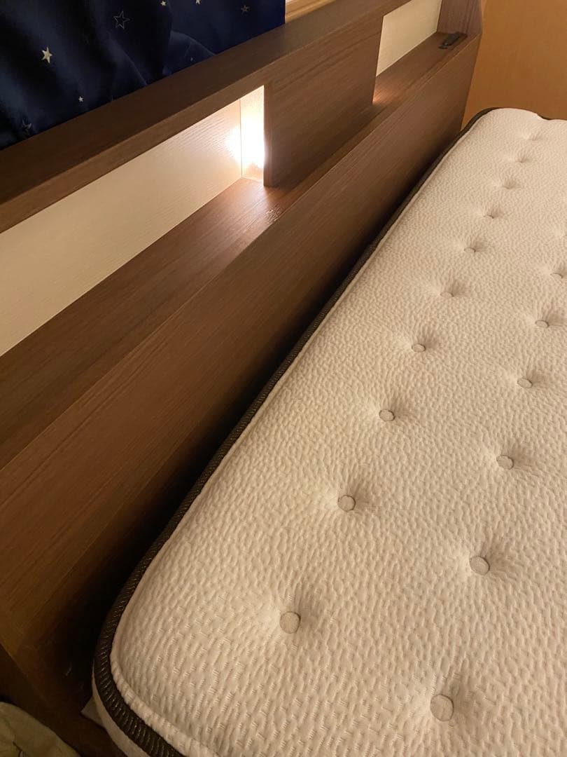 6/19日までの出品　ニトリ　クイーンベッドフレームセット　おまけ付き