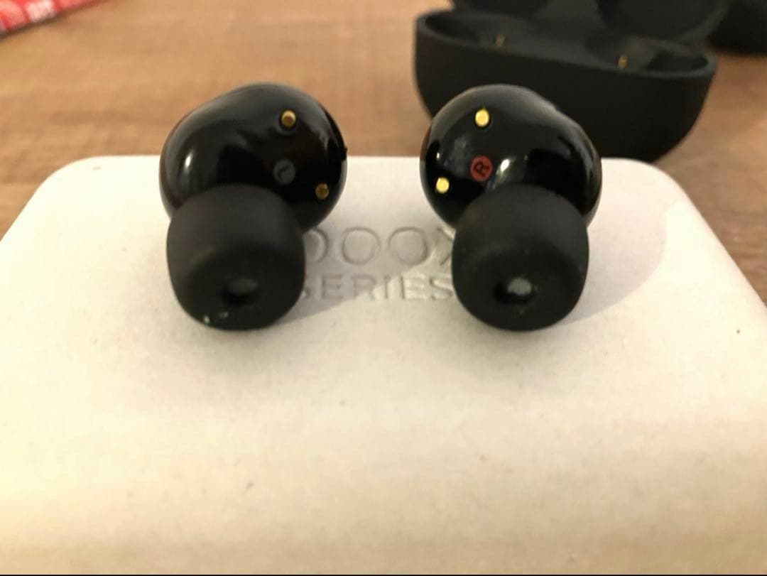 イヤホン　SONY WF-1000XM5 中古美品　ケース、付属品付き