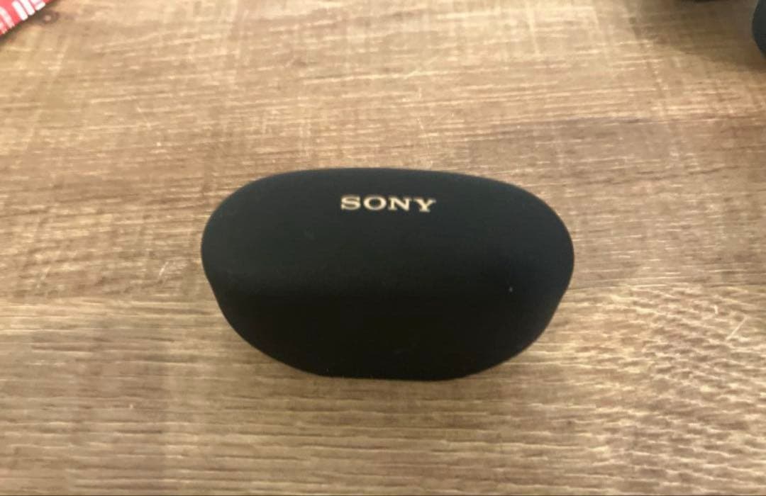 イヤホン　SONY WF-1000XM5 中古美品　ケース、付属品付き