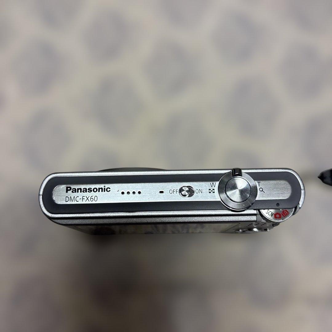 ［動作確認済］デジカメ　LUMIX DMC-FX60 シルバー 12メガピクセル