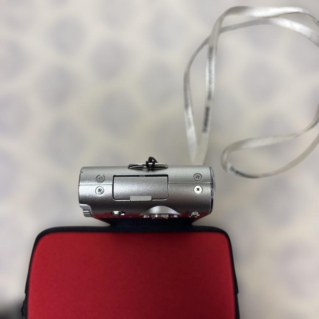 ［動作確認済］デジカメ　LUMIX DMC-FX60 シルバー 12メガピクセル