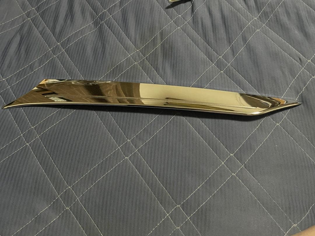 プリウスα 　前期　フロント　メッキガーニッシュ　純正OP