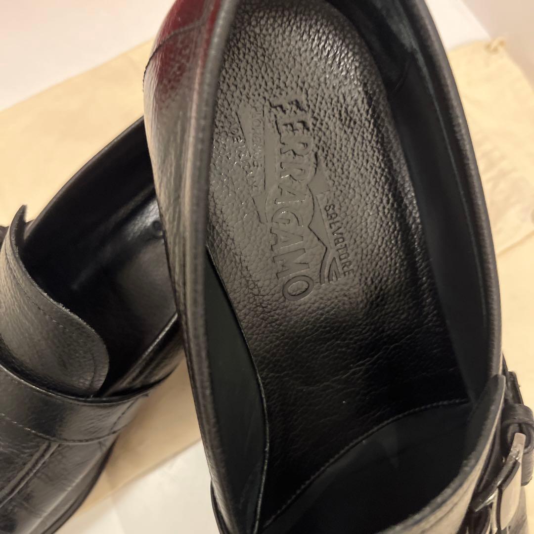 SF-10.【USED 極美品】フェラガモ・メンズ 黒色ビジネス靴8.5EEE