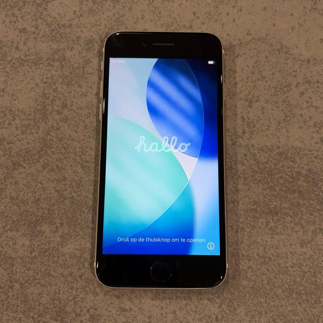 南*読様 iPhone SE3 第3世代 本体 スターライト 256GB SIM