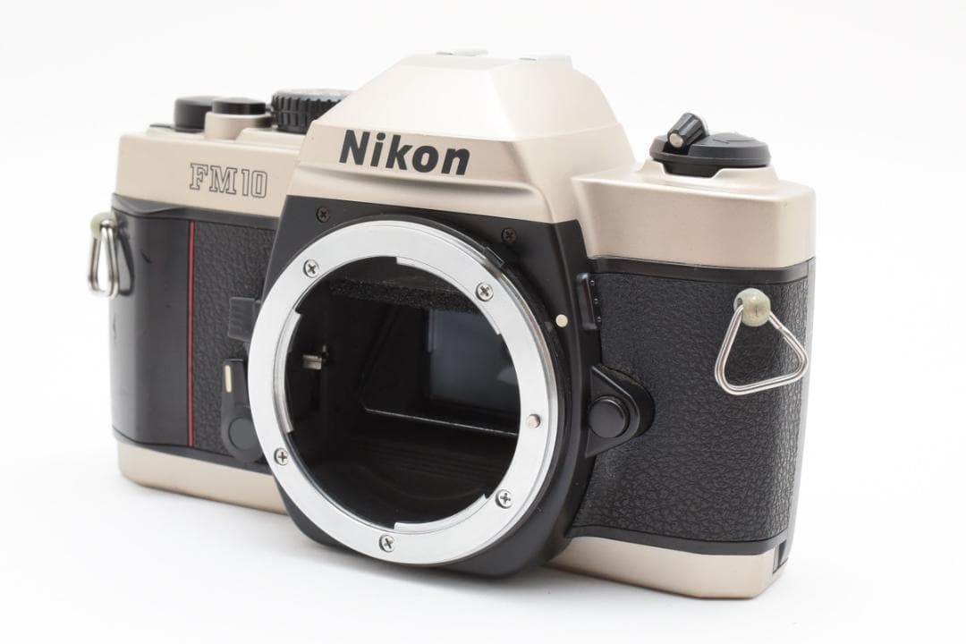 超美品　NIKON ニコン FM10 フィルムカメラ　モルト新品交換済 M733