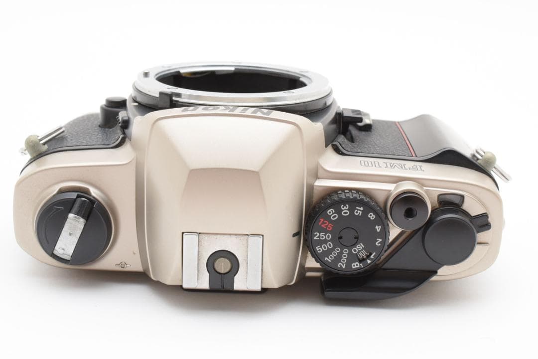 超美品　NIKON ニコン FM10 フィルムカメラ　モルト新品交換済 M733