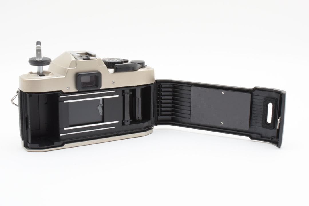 超美品　NIKON ニコン FM10 フィルムカメラ　モルト新品交換済 M733