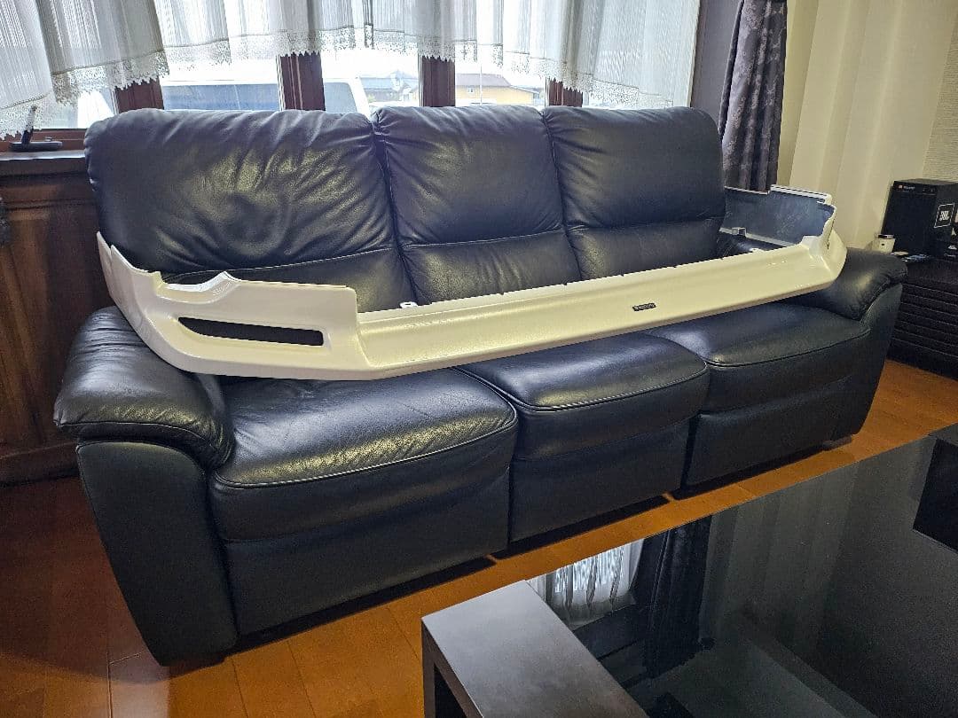 ハイエース　ワイドボディ用　モデリスタエアロ　フロントスポイラー