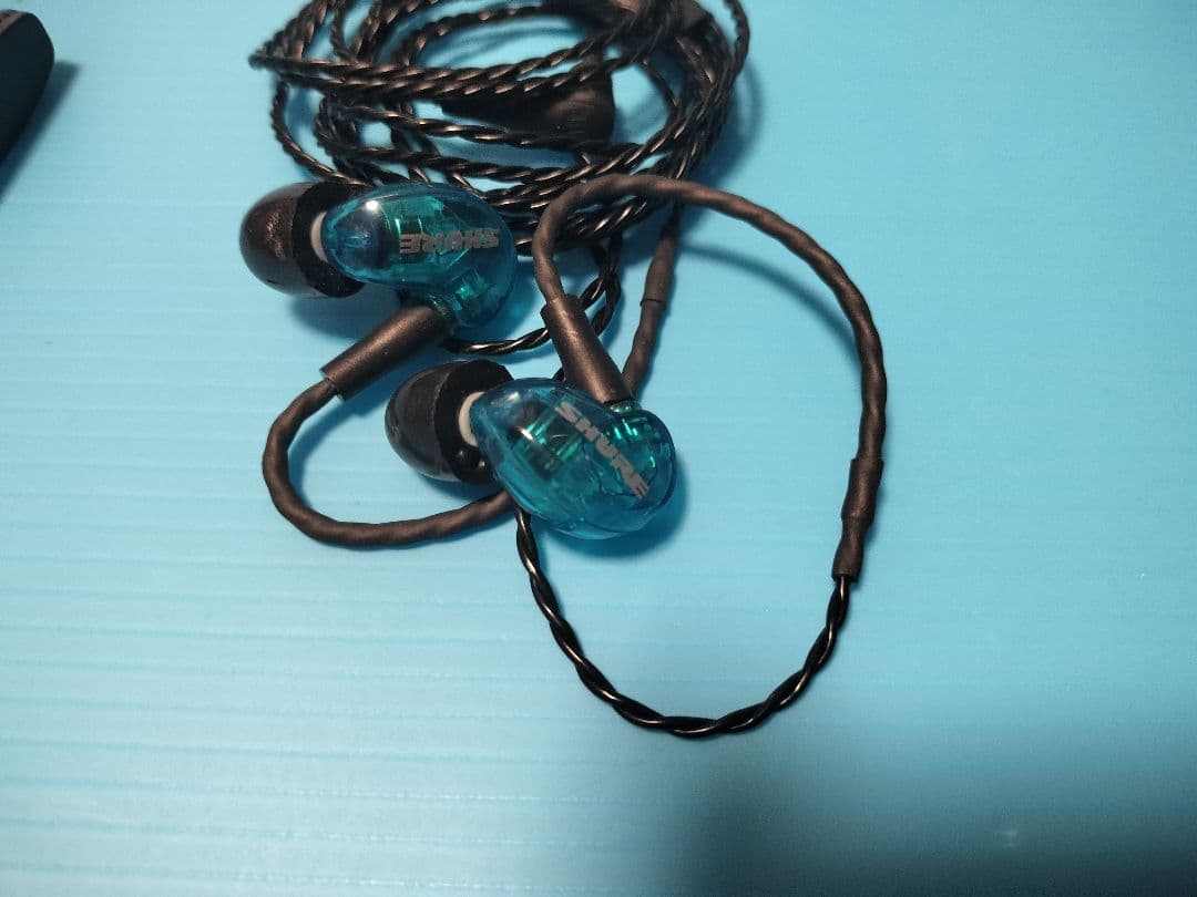 SHURE SE215 SpecialEdition　有線イヤホン　リケーブル付