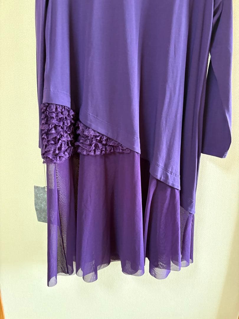 『新品未使用』⭐️トクコプルミエヴォル⭐️紫地犬と猫の刺繍長袖ワンピースチュニック❣️