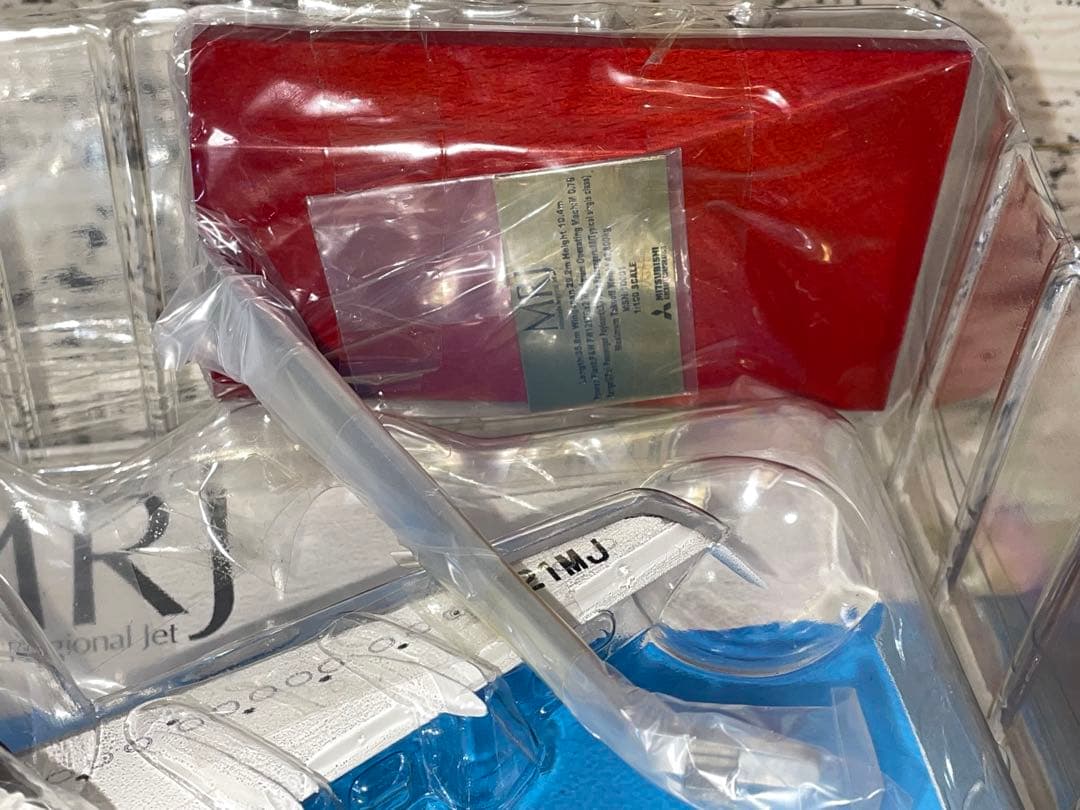 [新品]全日空商事 MRJ90 ANA 1/100 1号機 JA21MJ 完成品