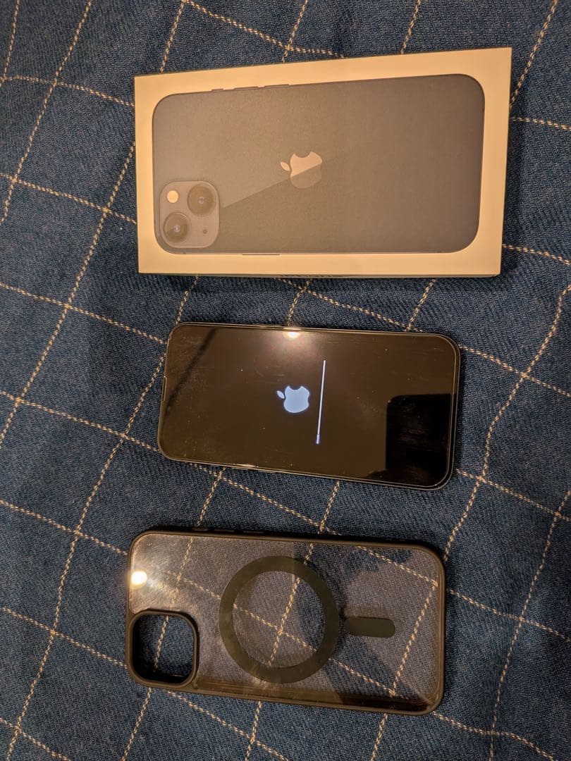 Apple iPhone 13 ミッドナイト 純正バッテリー100%です。