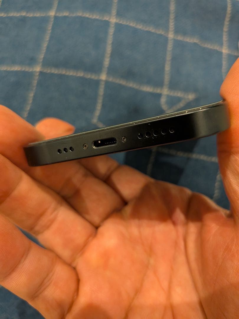 Apple iPhone 13 ミッドナイト 純正バッテリー100%です。