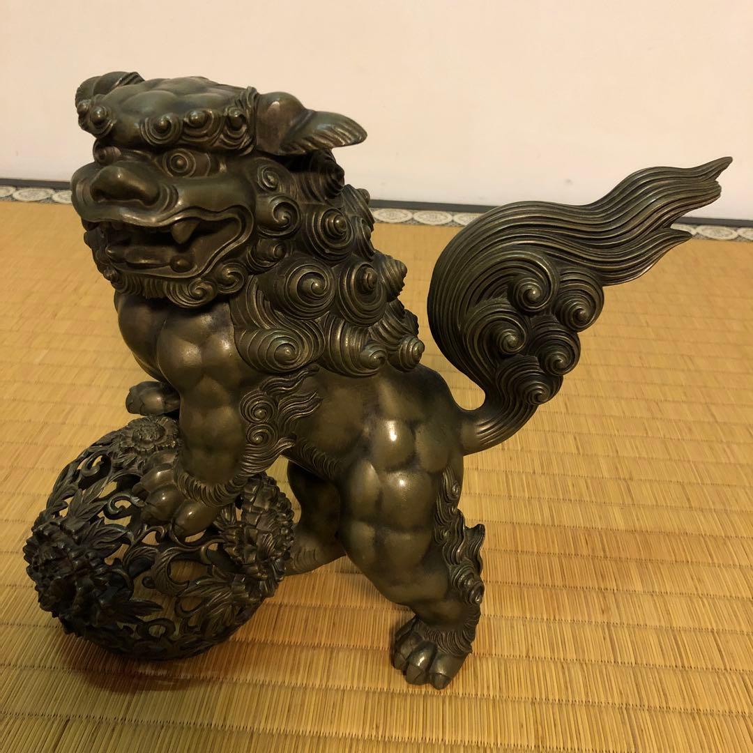 青銅 獅子像 球体付き