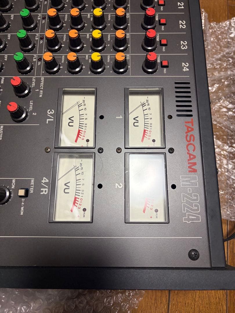 アナログミキサー 24チャンネル