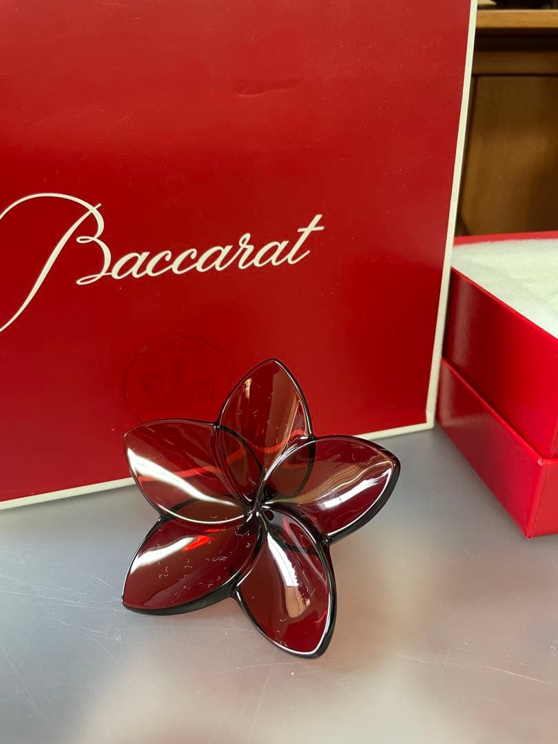 Baccarat 赤色クリスタル花型置物
