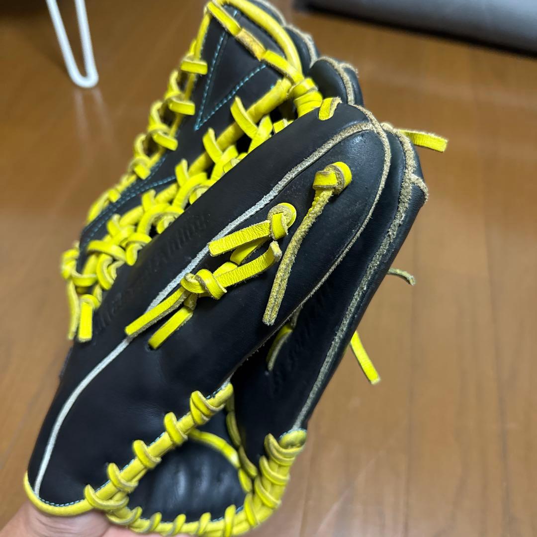 Mizuno 軟式グローブ 黒/黄