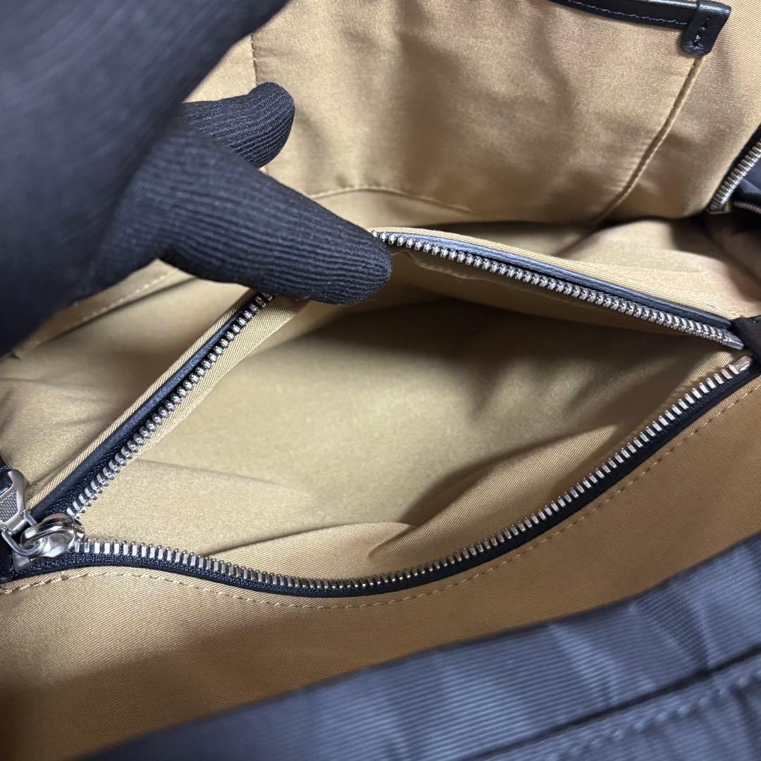 ダンヒル ガーズマン リュック バックパック A4可 大容量 黒 2層 近年