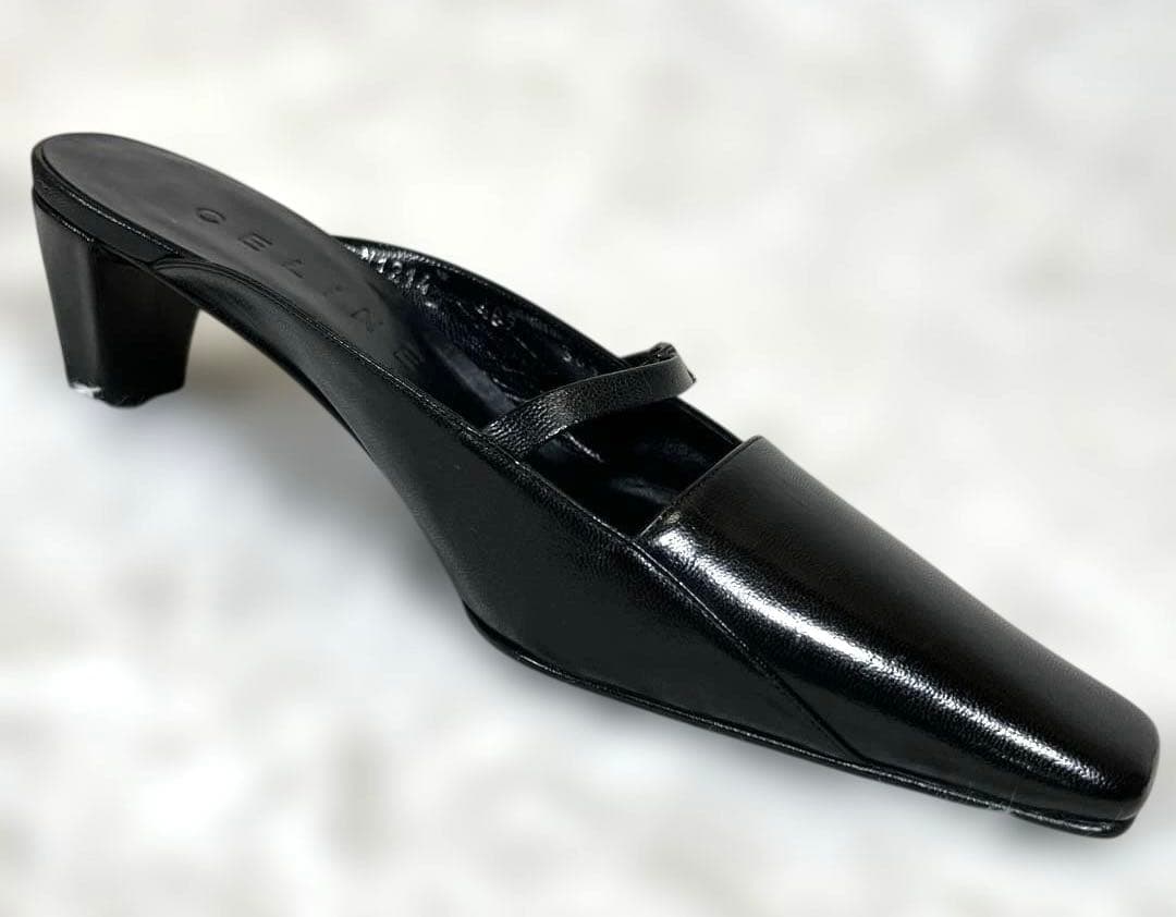 CELINE ブラック ポインテッドトゥ ミュール