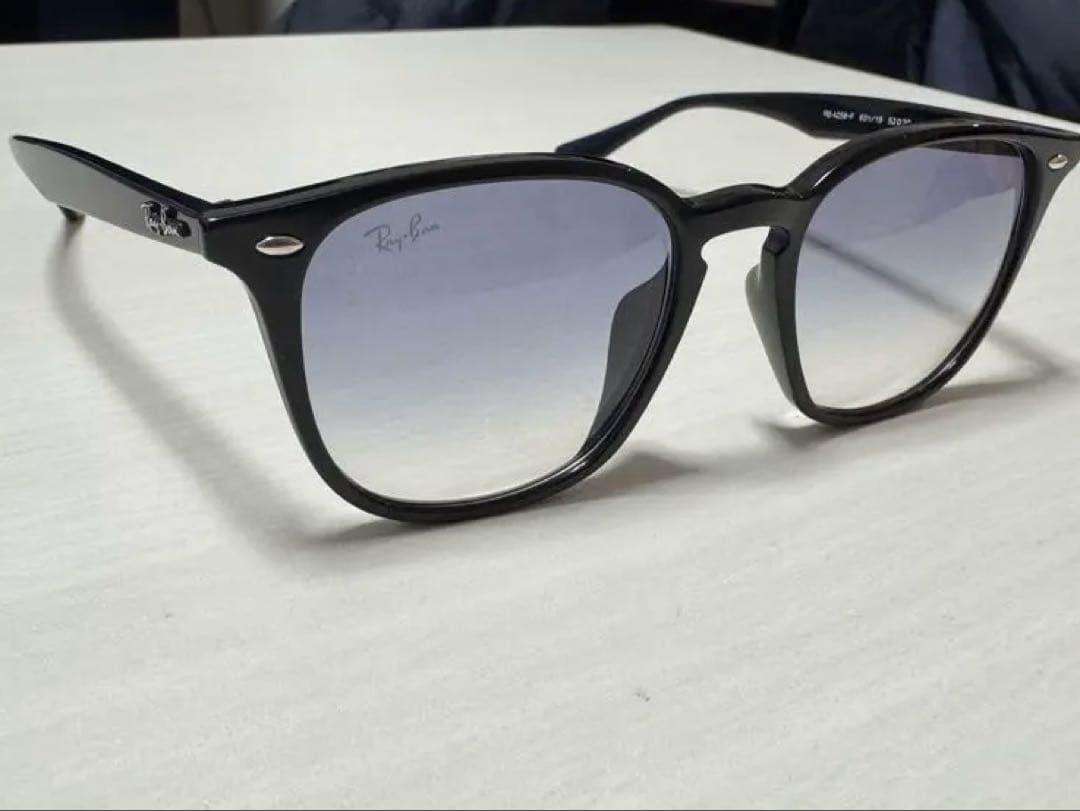 【新品未使用】レイバンサングラスRB4258グラデーションカラー