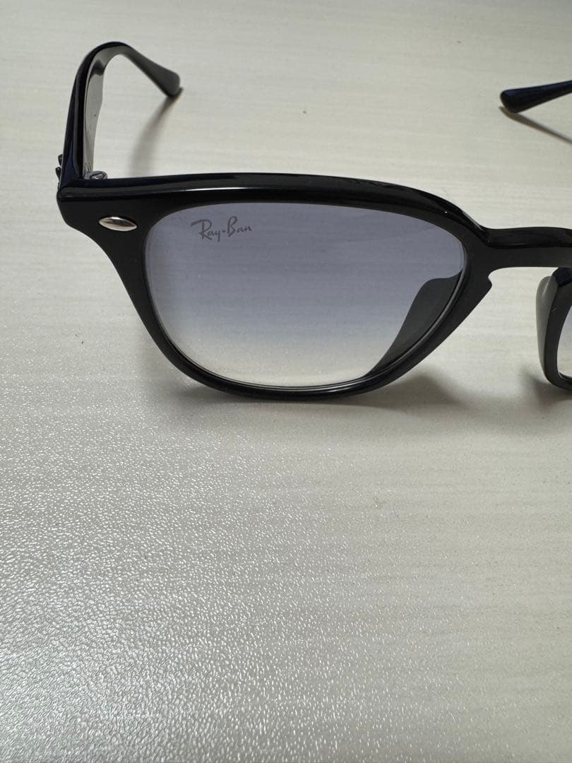 【新品未使用】レイバンサングラスRB4258グラデーションカラー
