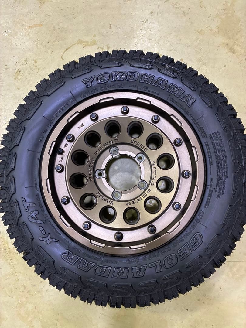 ジムニーシエラノマドタイヤホイール4セット 215 70 16 極美品　激安