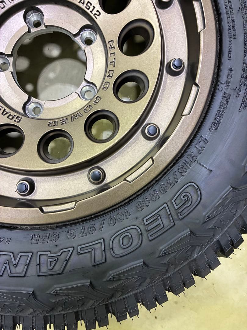 ジムニーシエラノマドタイヤホイール4セット 215 70 16 極美品　激安