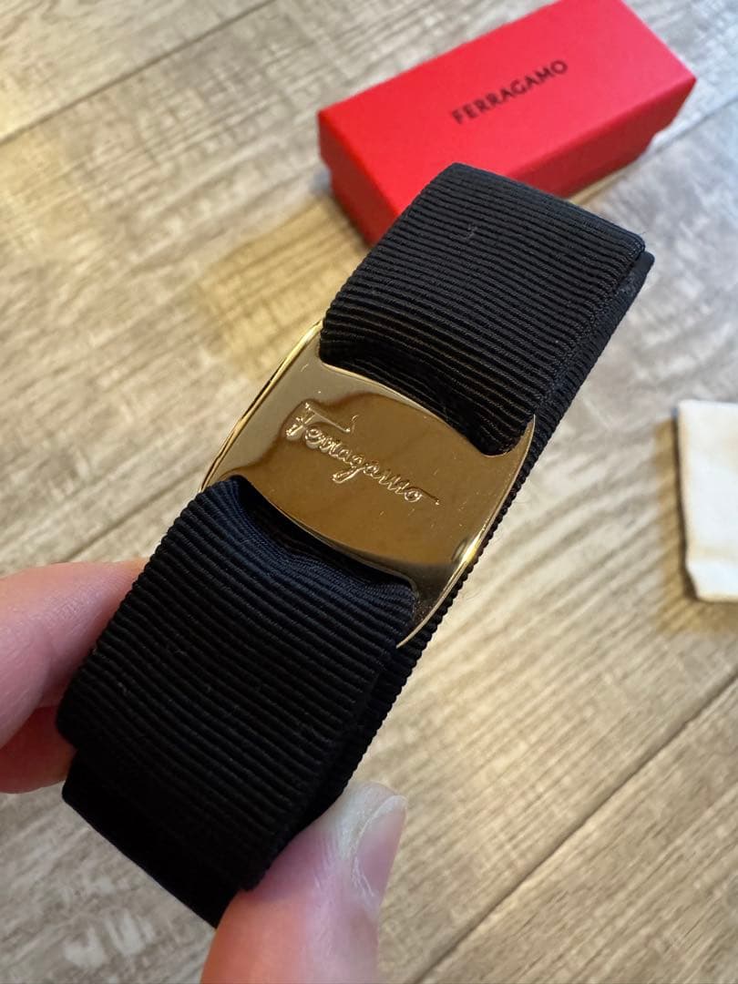 【なつ様】FERRAGAMO バレッタ