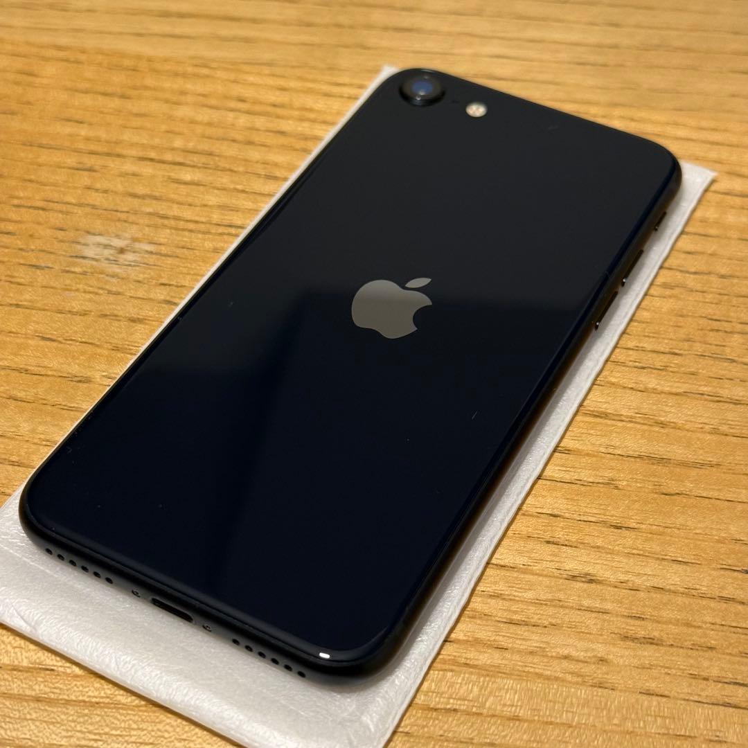 iPhone SE 第3世代 64GB SIMフリー　バッテリー100%
