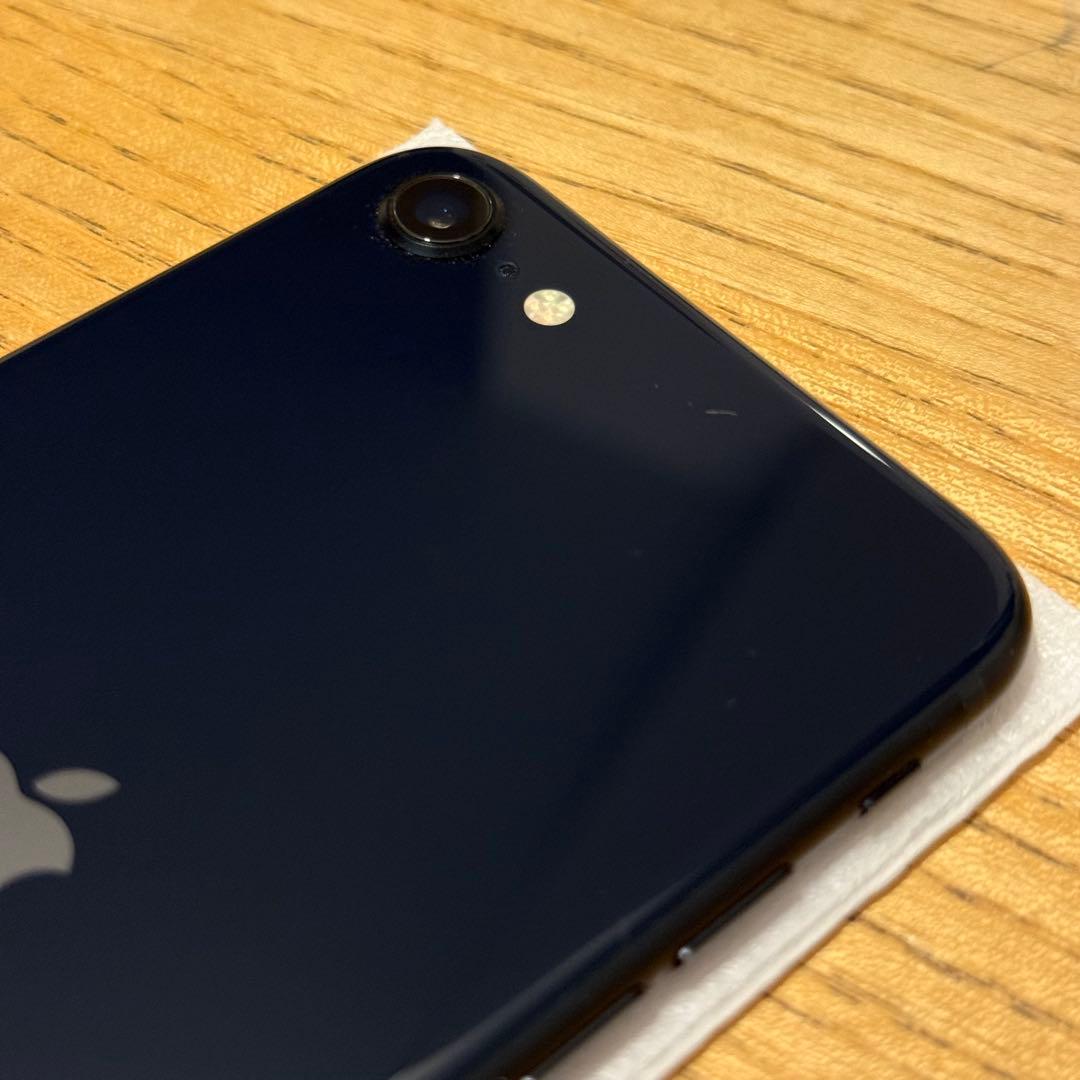 iPhone SE 第3世代 64GB SIMフリー　バッテリー100%