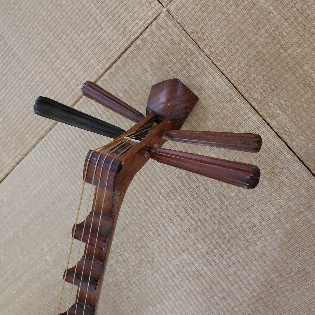 木製琵琶 螺鈿細工装飾付き