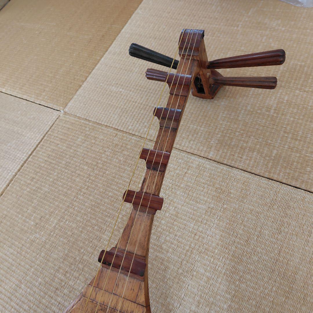 木製琵琶 螺鈿細工装飾付き