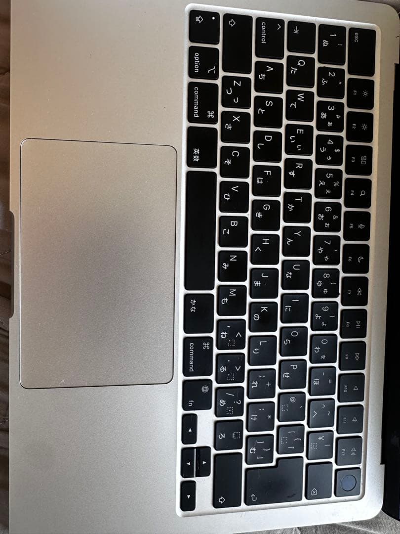 Apple MacBook Air M3 8GB 本体