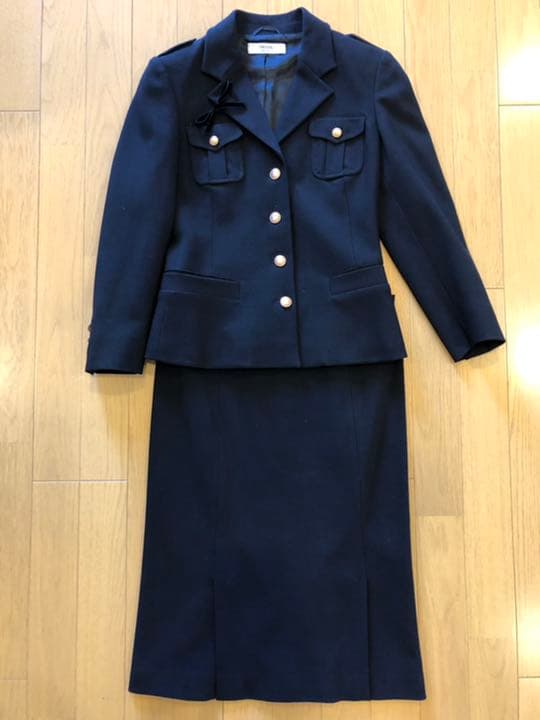 PRADA プラダ　美形　美品　スカートスーツ　入学式にも