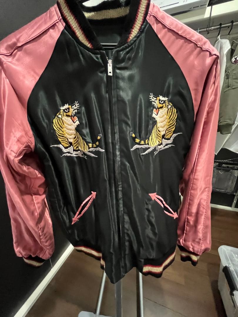 2日値下げ　美品　希少beams ✖️東洋スカジャン 黒龍虎　レディースサイズF