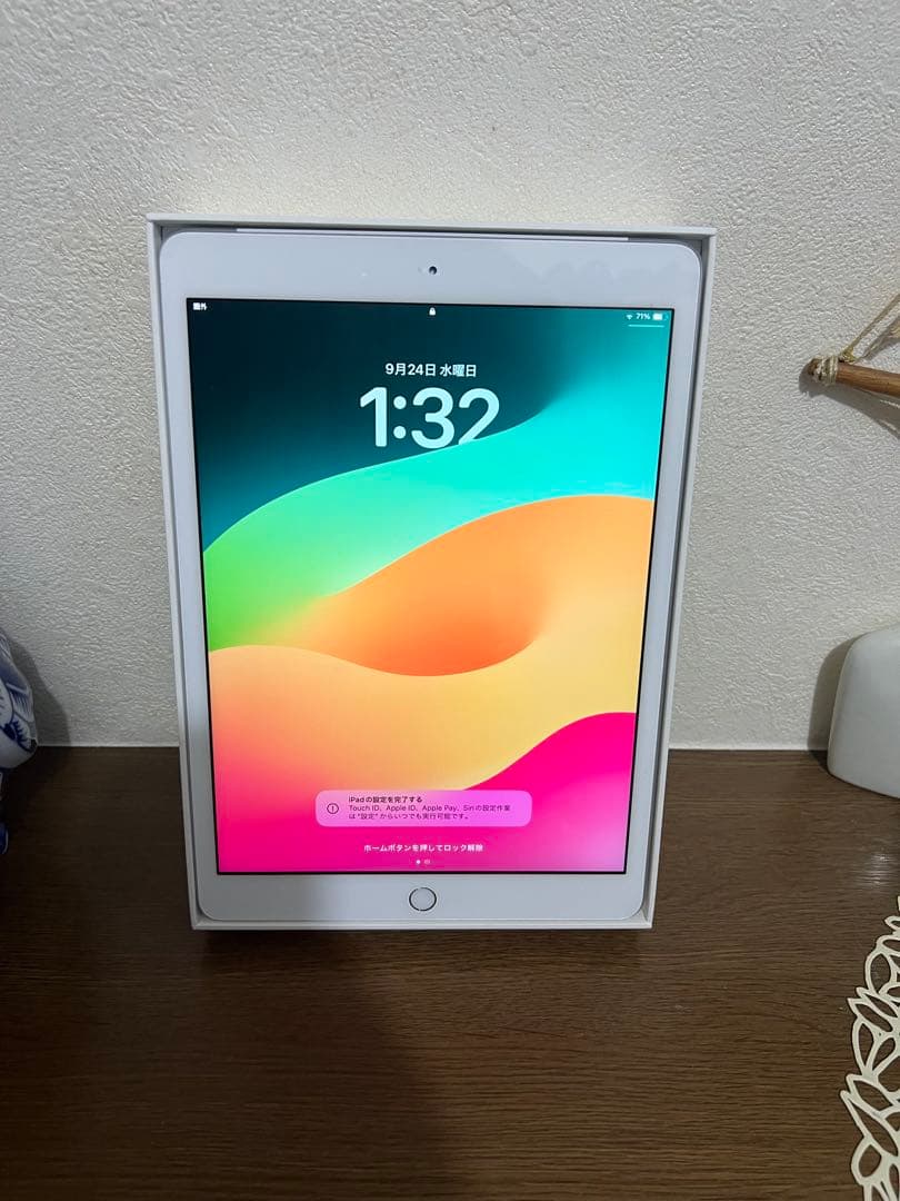 Apple iPad (第7世代)32GB シルバーwi-hi+Cellular