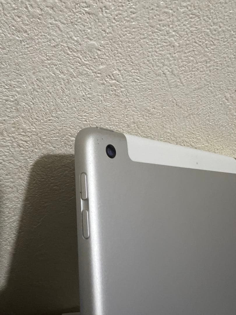 Apple iPad (第7世代)32GB シルバーwi-hi+Cellular