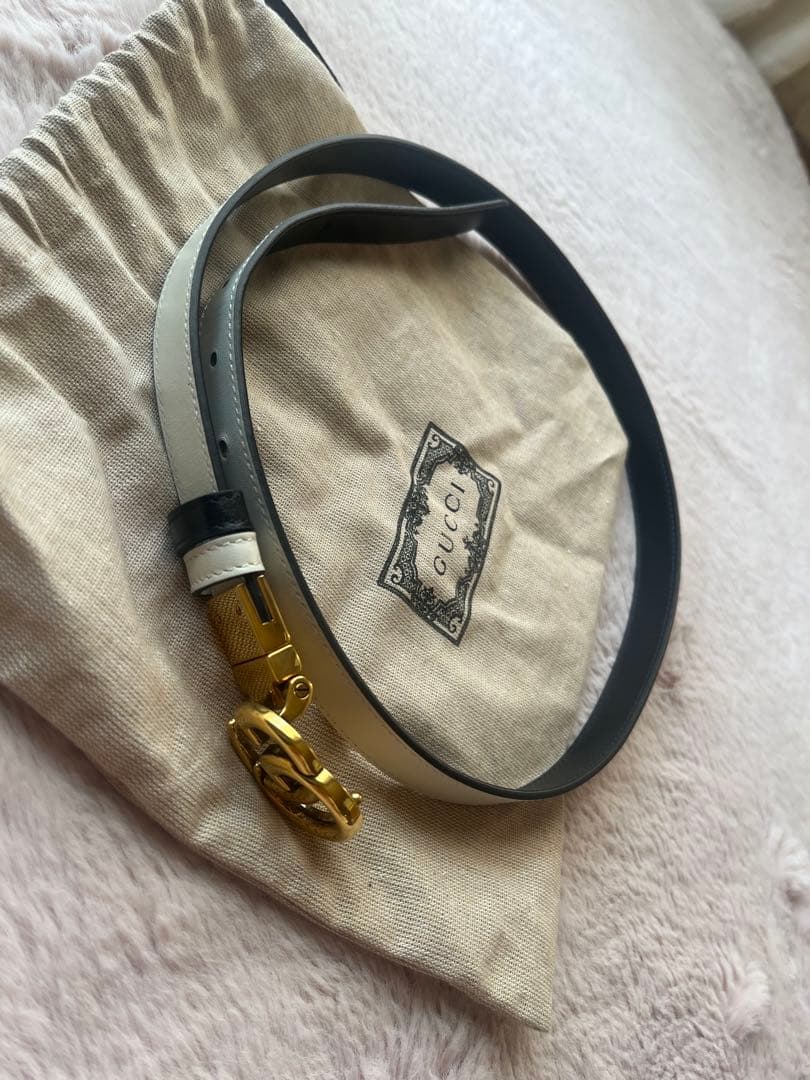Gucci ダブルGリバーシブル スリムベルト ブラック×ホワイト 85/34