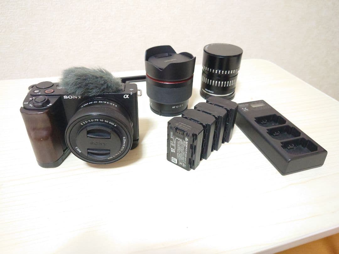 SONY ZV-E10 ii とレンズ3つ付き・ミラーレスカメラ