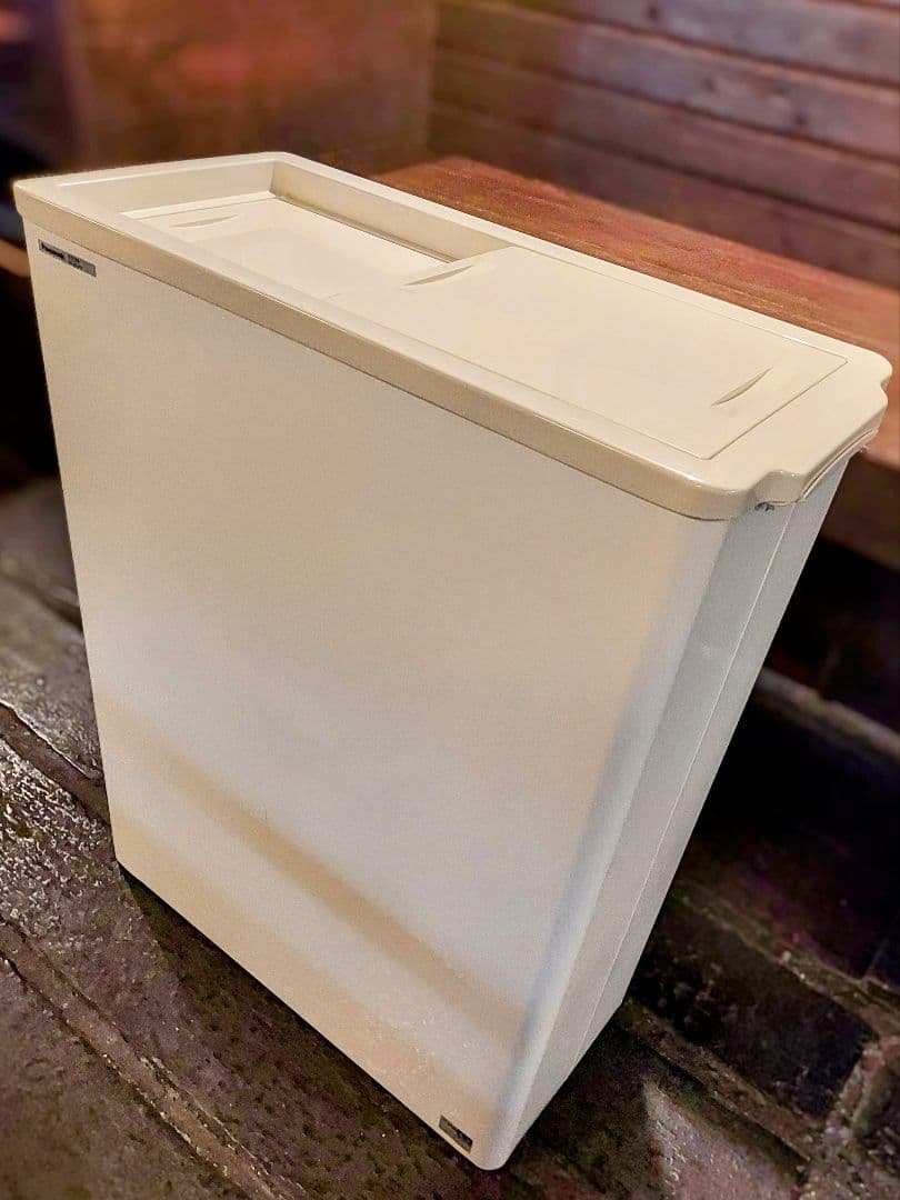 【新品同様】冷凍庫 送料込み Panasonic 冷凍ストッカー SCR-S66