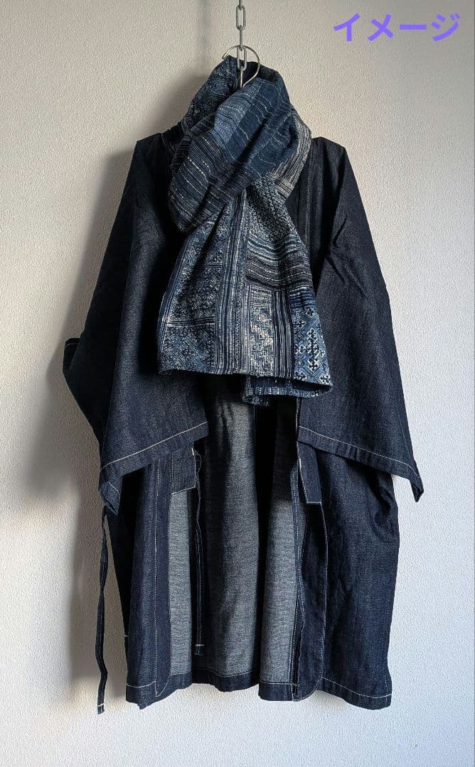 モン族　バティック　手描ろうけつ染　藍染　古布　パッチワークストール　ビンテージ