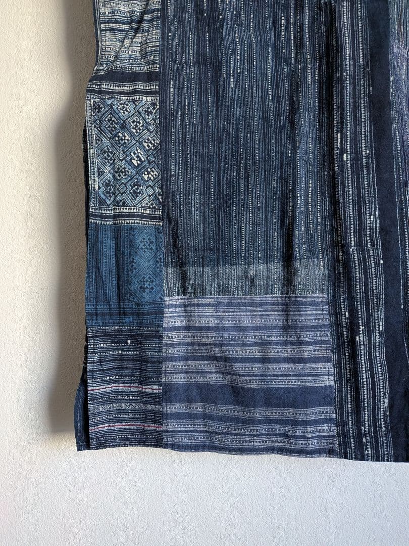 モン族　バティック　手描ろうけつ染　藍染　古布　パッチワークストール　ビンテージ