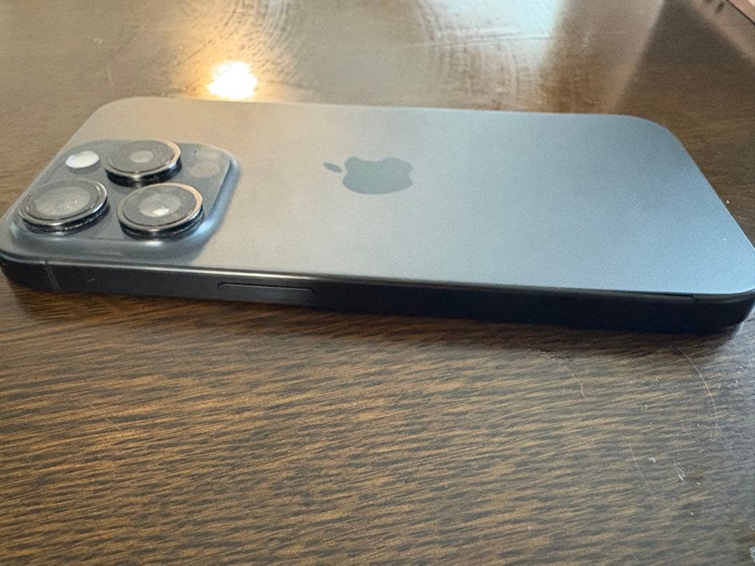 iPhone 15 Pro 【1TB】 本体 画面ひび割れ