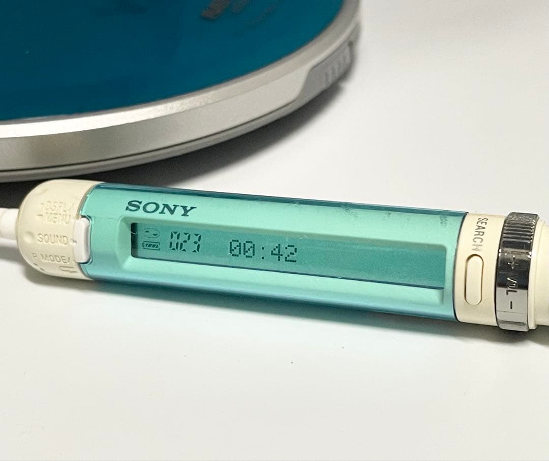 外観美品　SONY D-NE730 WALKMAN ポータブルCDプレーヤー