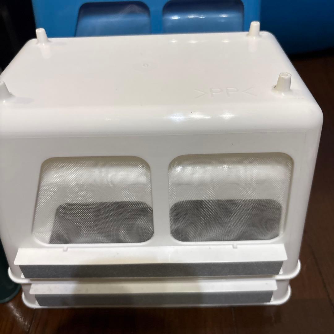 R*n様 わけぷか 9個 白 黒 青 緑　隔離水槽 水槽分割容器