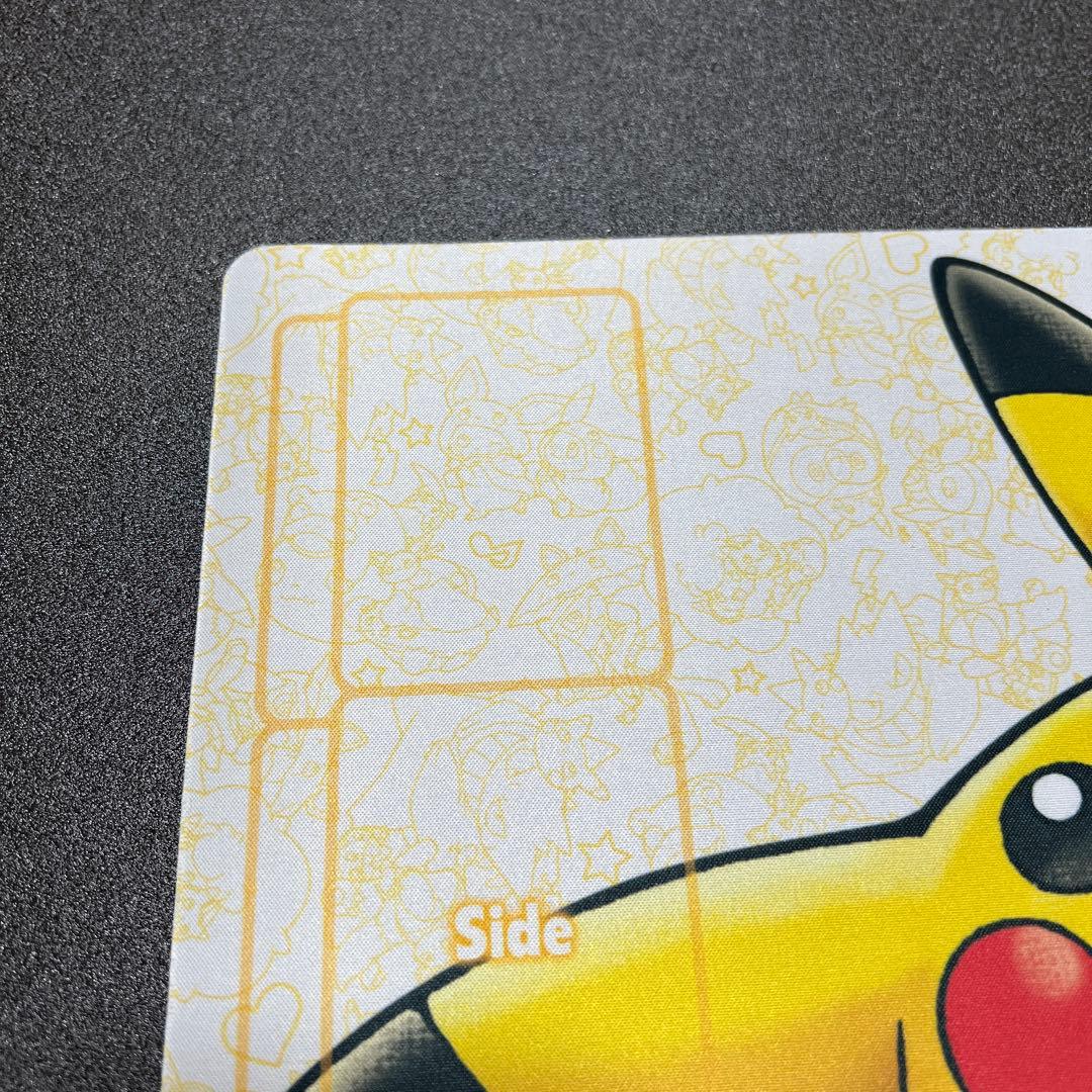 ポケモンカード　プレイマット　ピカチュウ イーブイ